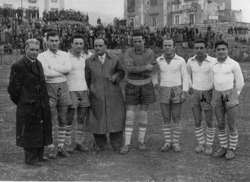 1949
